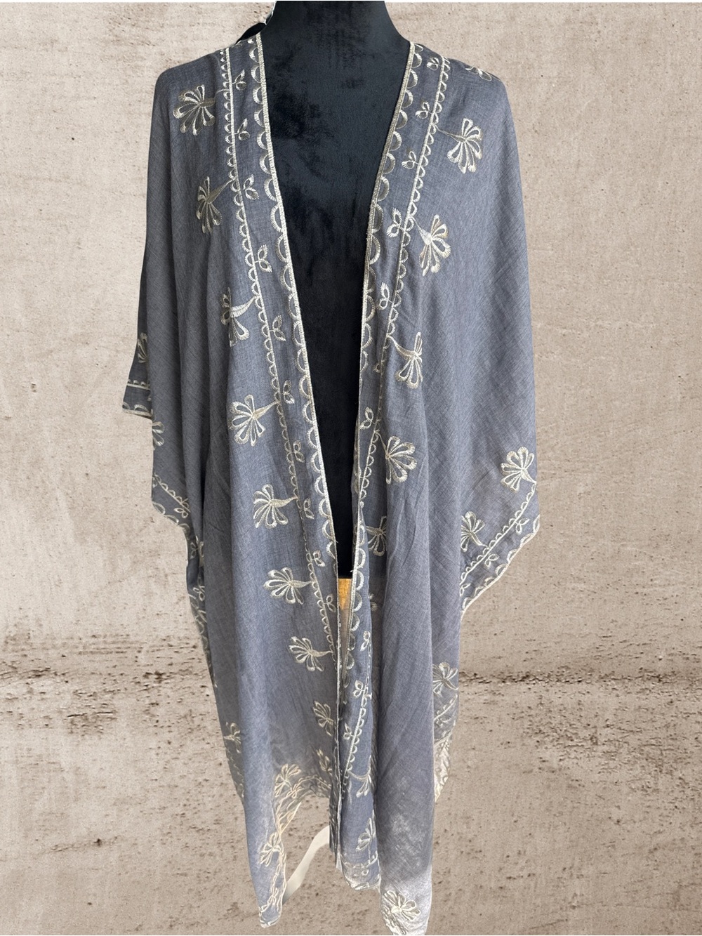 NATURAL LIFE Gray Kimono with Cream Embroidered Trim